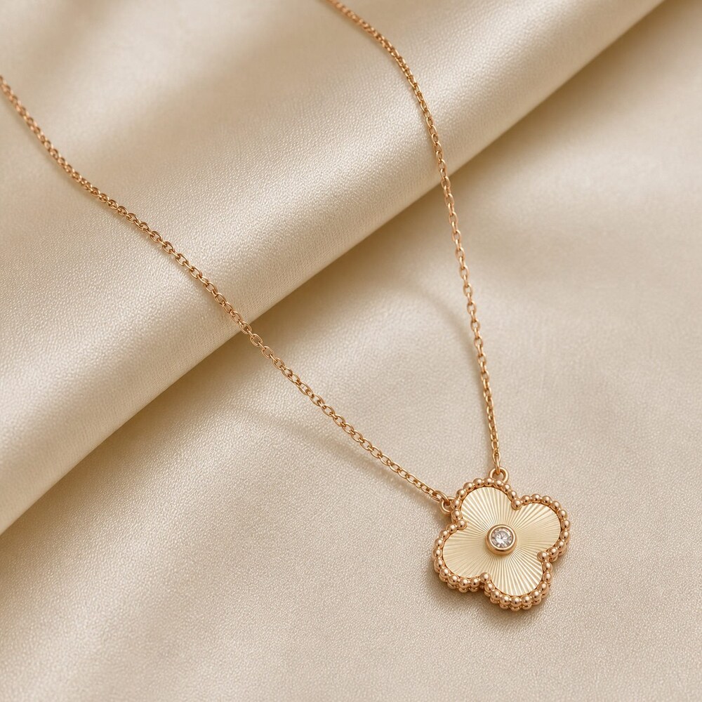 Van Cleef & Arpels Elegant Signature Necklace Style 2 | New with Box - Picture 7 of 9